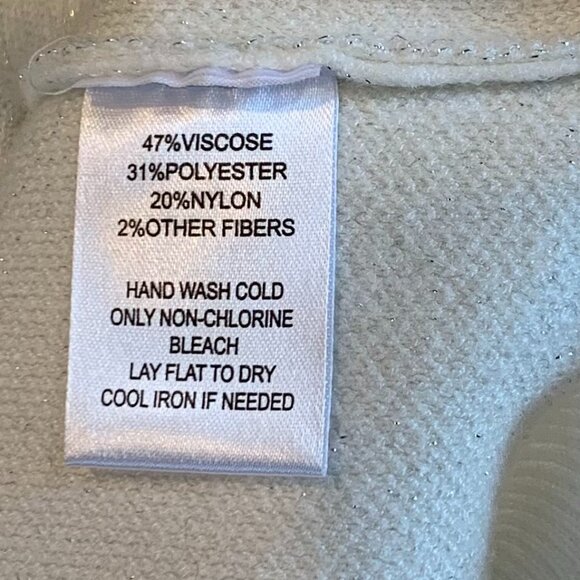 Sweater Cream with Silver Stars 1X NWT Hooded - Picture 11 of 13